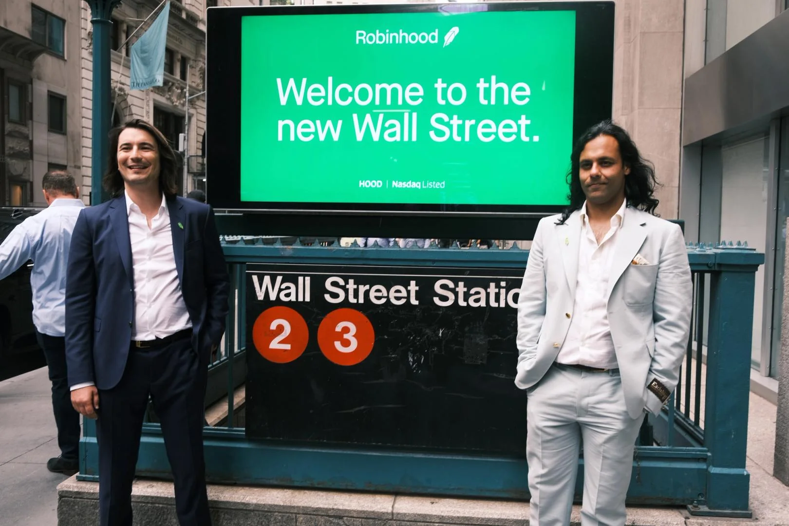 Robinhood, 토큰화된 주식을 위한 블록체인 구축. 밈코인이 장악