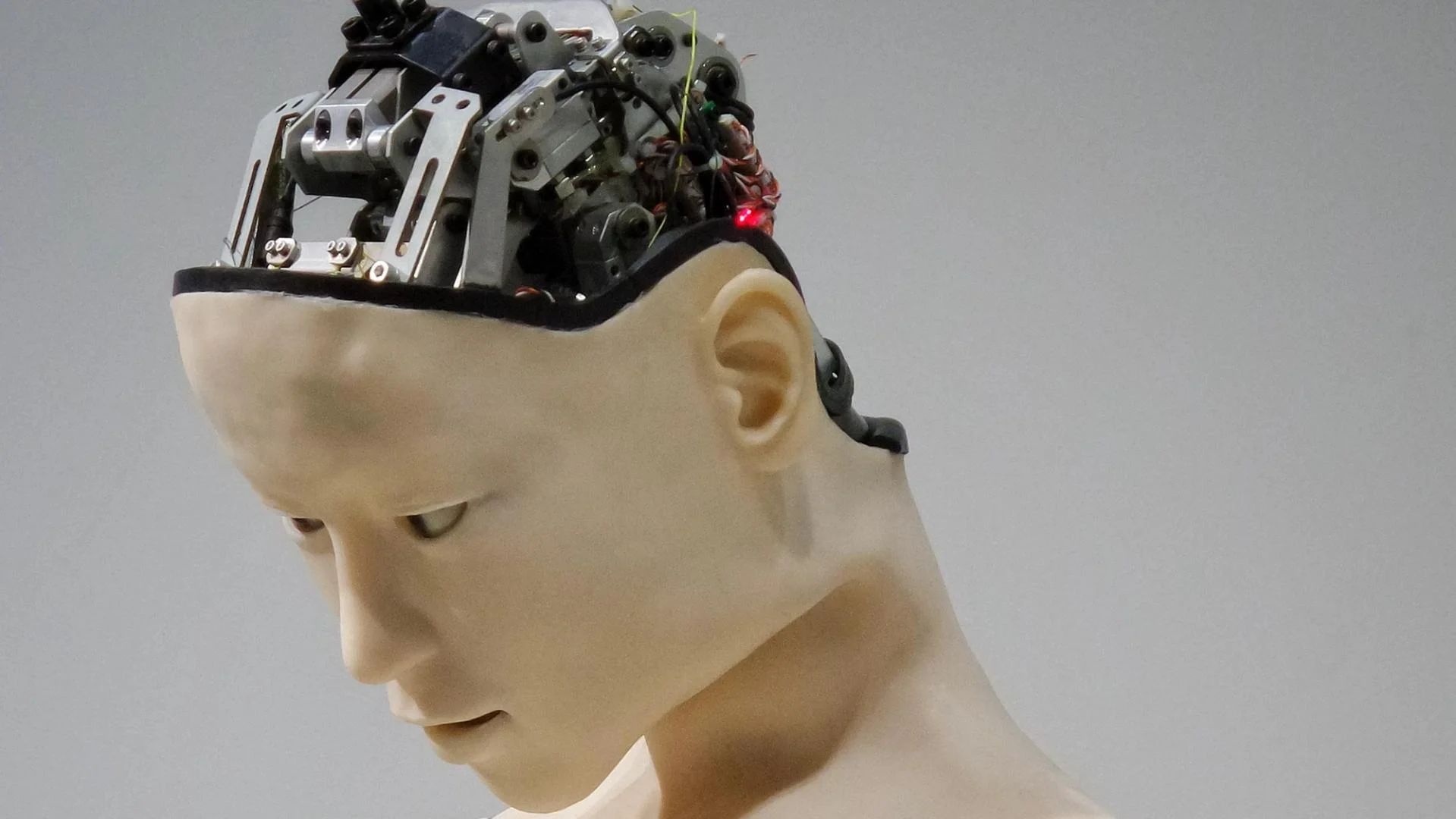 엔비디아의 5천억 달러 AI 인프라 추진, 암호화폐 컴퓨팅과의 격차 확대